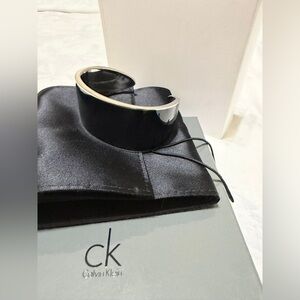 CALVIN KLEIN OPEN CUFF BANGLE